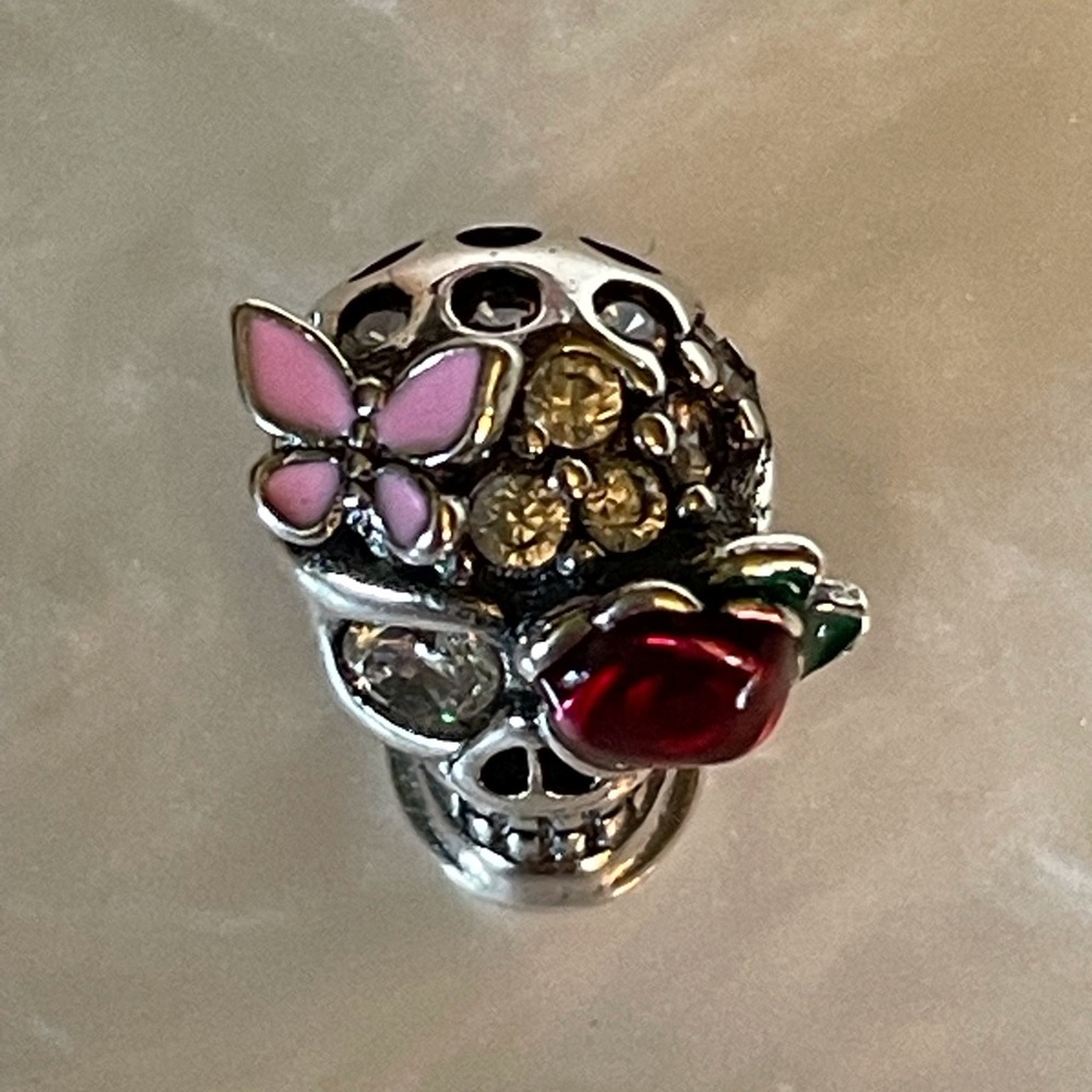 Bracelet Charm Skull with Butterfly, Rose & Rhinestones - Picture 3 of 10